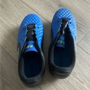 Lotto boys size 3 cleats
